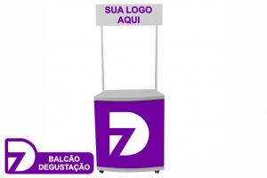 Balcão de Degustação Plástico PET - Hastes de testeiras de ferro pintado em branco. 82x81 (Frente) 38x81 (Laterais) 30x80 (Testeira) 4x0 - Sua Arte Personalizada Laminação Brilho  